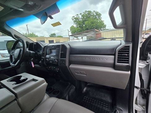 Used 2019 Ford F250 XL w/ Power Equipment Group AWD/4WD image 18