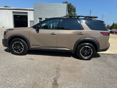 Certified 2023 Nissan Pathfinder Rock Creek image 6