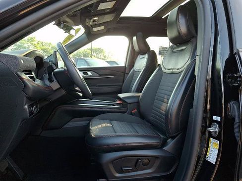 Certified 2025 Ford Explorer ST-Line AWD/4WD image 14