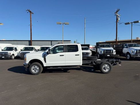 New 2025 Ford F350 XL w/ XL Chrome Package image 4