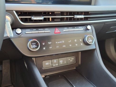 New 2025 Hyundai Sonata Limited image 27