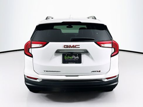 Used 2024 GMC Terrain AT4 image 7