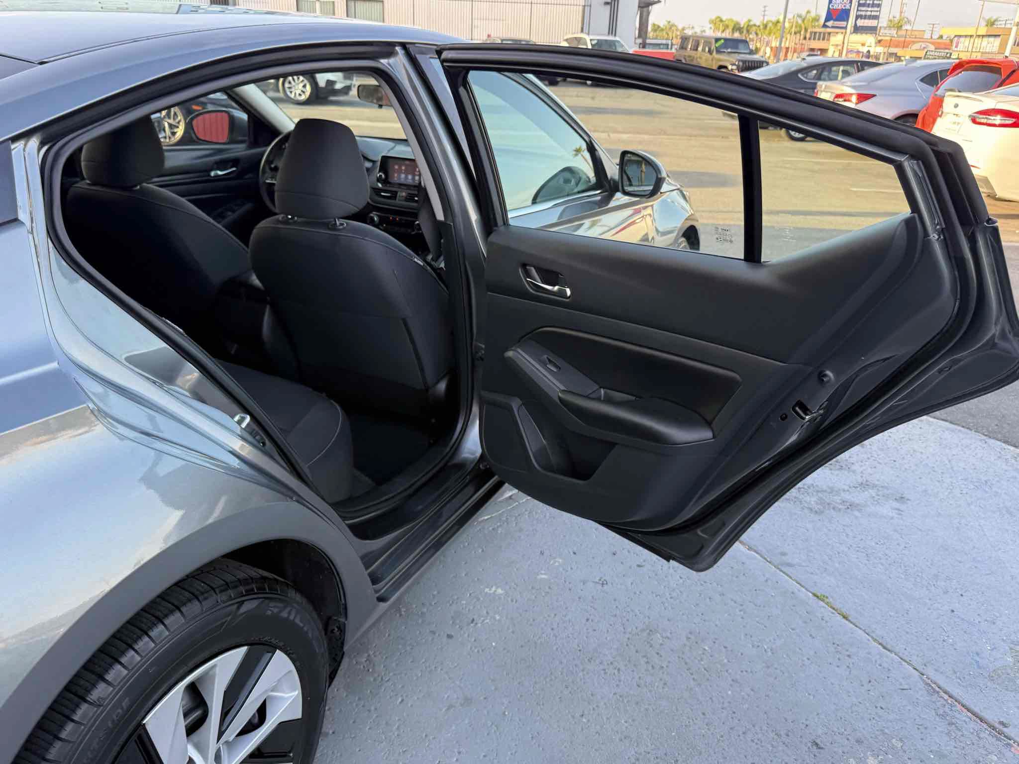 Used 2022 Nissan Altima 2.5 S FWD image 46