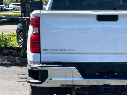 Used 2023 Chevrolet Silverado 2500 LT w/ Convenience Package image 17