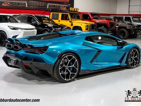 Used 2025 Lamborghini Revuelto AWD/4WD image 8