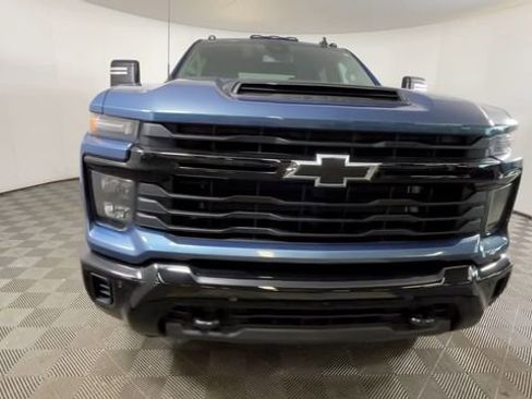 Used 2025 Chevrolet Silverado 2500 Custom w/ Custom Value Package AWD/4WD image 12