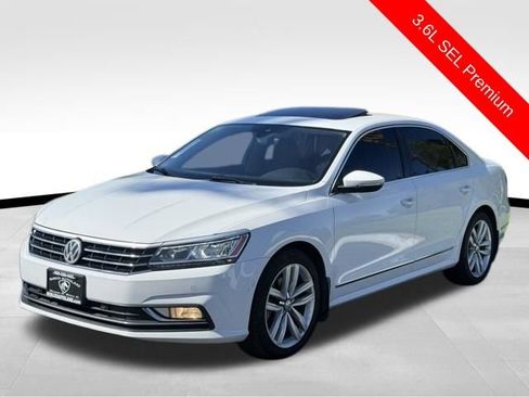Used 2016 Volkswagen Passat 3.6 SEL Premium FWD image 3
