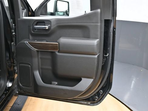 Used 2021 Chevrolet Silverado 1500 RST w/ Max Trailering Package AWD/4WD image 34