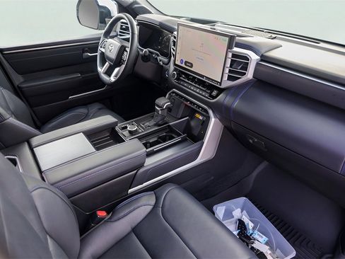 Used 2024 Toyota Tundra Platinum image 33