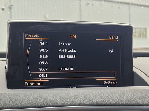 Used 2018 Audi Q3 2.0T Premium Plus w/ Premium Plus Package image 19