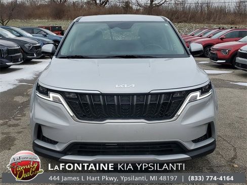 Certified 2023 Kia Carnival LX image 2