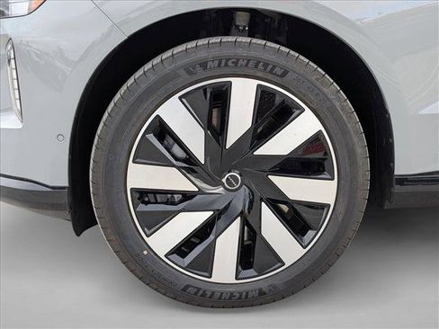 New 2025 Volvo EX90 Plus w/ Protection Package Premier image 11