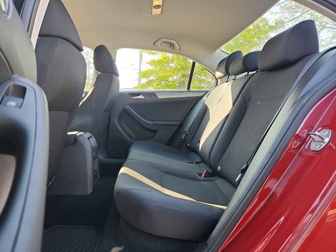 Used 2016 Volkswagen Jetta SE FWD image 10