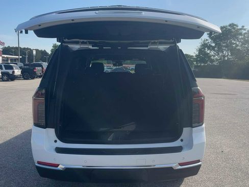 New 2026 Chevrolet Suburban LS AWD/4WD image 12