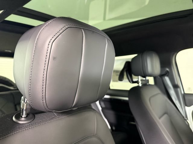 New 2026 Land Rover Defender 110 V8 AWD/4WD image 36