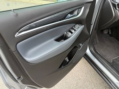 Used 2023 Buick Enclave Essence w/ Experience Buick Package FWD image 14