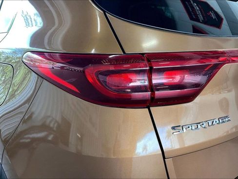 Used 2020 Kia Sportage S image 17