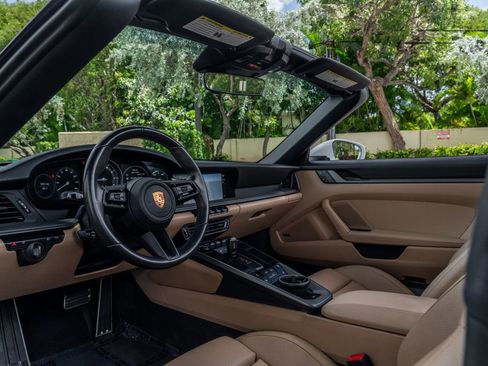 Used 2022 Porsche 911 Carrera image 15