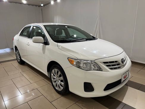 Used 2013 Toyota Corolla LE w/ Preferred Accessory Pkg #2 image 9