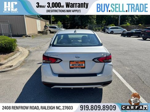 Used 2020 Nissan Versa SV FWD image 4