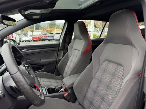 Used 2022 Volkswagen GTI SE image 15