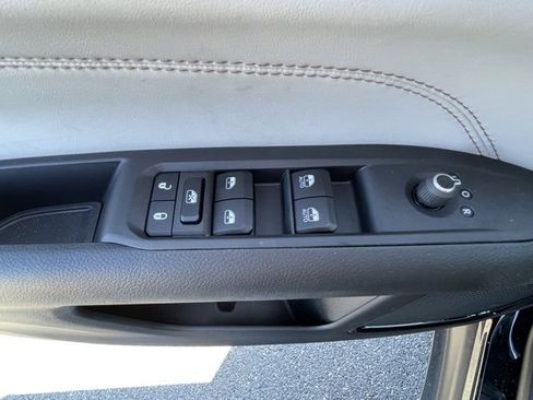 Used 2024 Jeep Compass Limited image 13