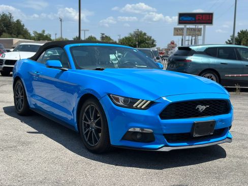 Used 2017 Ford Mustang Premium RWD image 5