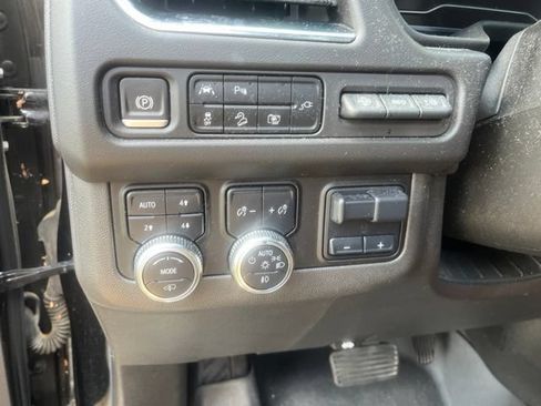 Used 2022 GMC Yukon XL AT4 AWD/4WD image 13