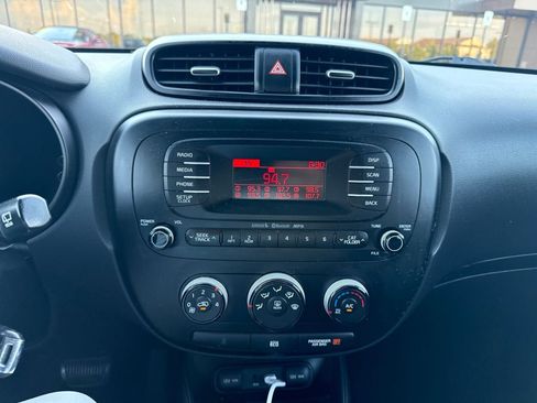 Used 2015 Kia Soul + FWD image 11