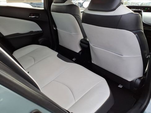 Used 2016 Toyota Prius image 13