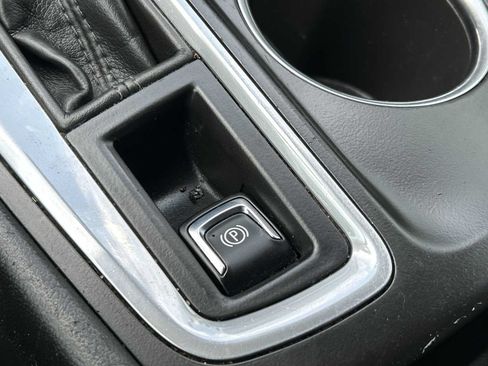 Used 2019 Chevrolet Equinox LS FWD image 23