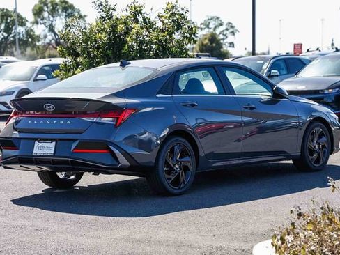 New 2026 Hyundai Elantra SEL Sport image 5