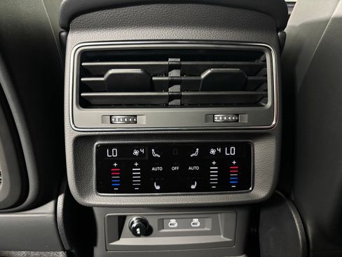 New 2026 Audi SQ8 Prestige AWD/4WD image 18