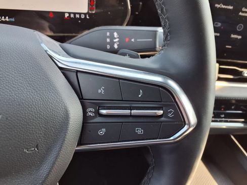 Used 2026 Chevrolet Equinox LT AWD/4WD image 11