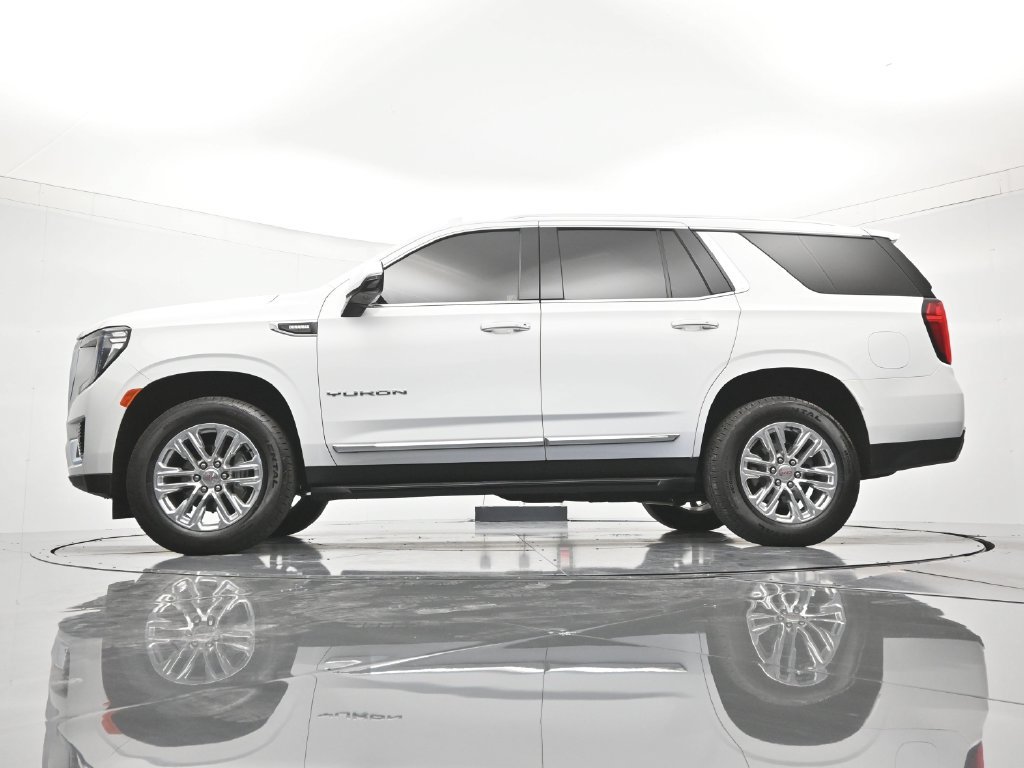 Used 2024 GMC Yukon SLT w/ SLT Luxury Package AWD/4WD image 46