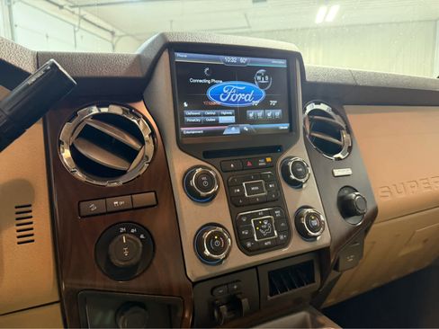 Used 2015 Ford F250 Lariat w/ Chrome Package image 16