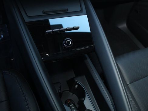 New 2026 Porsche Macan 4 Electric image 16