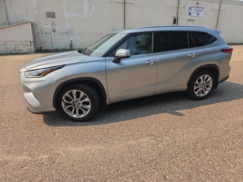 Used 2020 Toyota Highlander Limited w/ Protection Package #3 AWD/4WD image 1