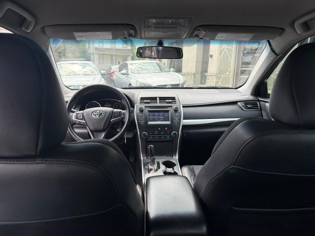 Used 2016 Toyota Camry SE FWD image 10