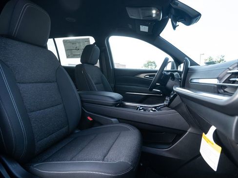 New 2026 Chevrolet Traverse LT image 13