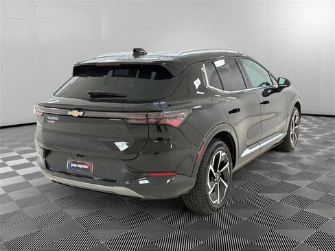 Used 2025 Chevrolet Equinox EV LT w/ Convenience Package image 3