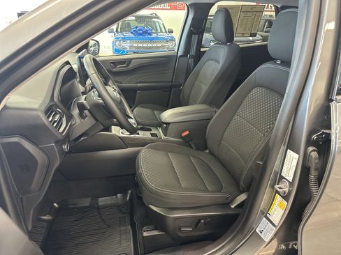 Used 2023 Ford Escape Active w/ Tech Pack #1 AWD/4WD image 4