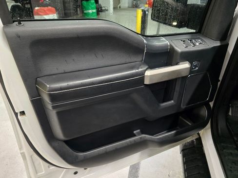 Used 2019 Ford F150 Lariat w/ Equipment Group 502A Luxury AWD/4WD image 19