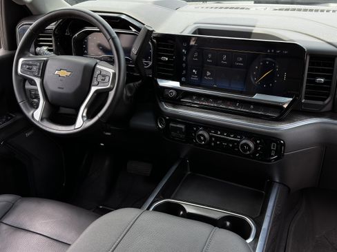 Used 2024 Chevrolet Silverado 2500 LTZ w/ LTZ Convenience Package AWD/4WD image 30