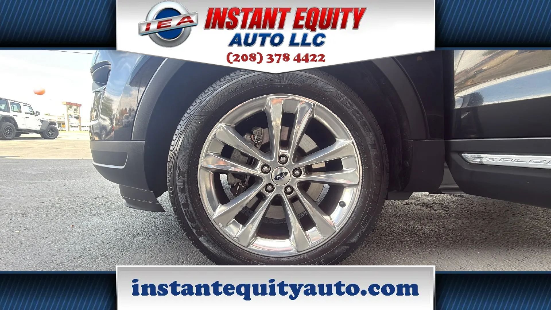 Used 2019 Ford Explorer XLT w/ Equipment Group 202A AWD/4WD image 27