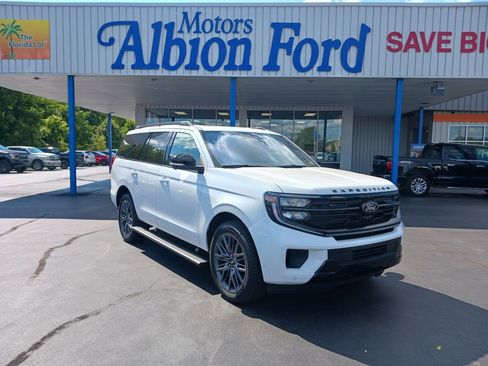 New 2025 Ford Expedition Platinum w/ Stealth Performance Package image 3