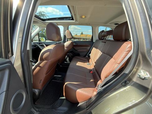 Used 2017 Subaru Forester 2.5i Touring AWD/4WD image 16