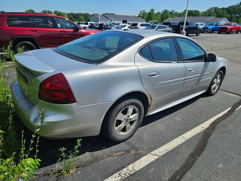 Used 2006 Pontiac Grand Prix w/ Preferred Package FWD image 6
