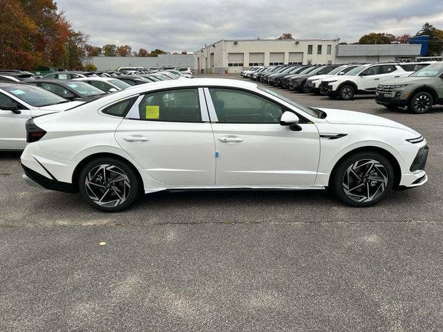 New 2026 Hyundai Sonata SEL FWD image 2