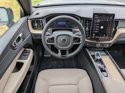 Used 2026 Volvo XC60 B5 Plus w/ Protection Package Premier AWD/4WD image 17
